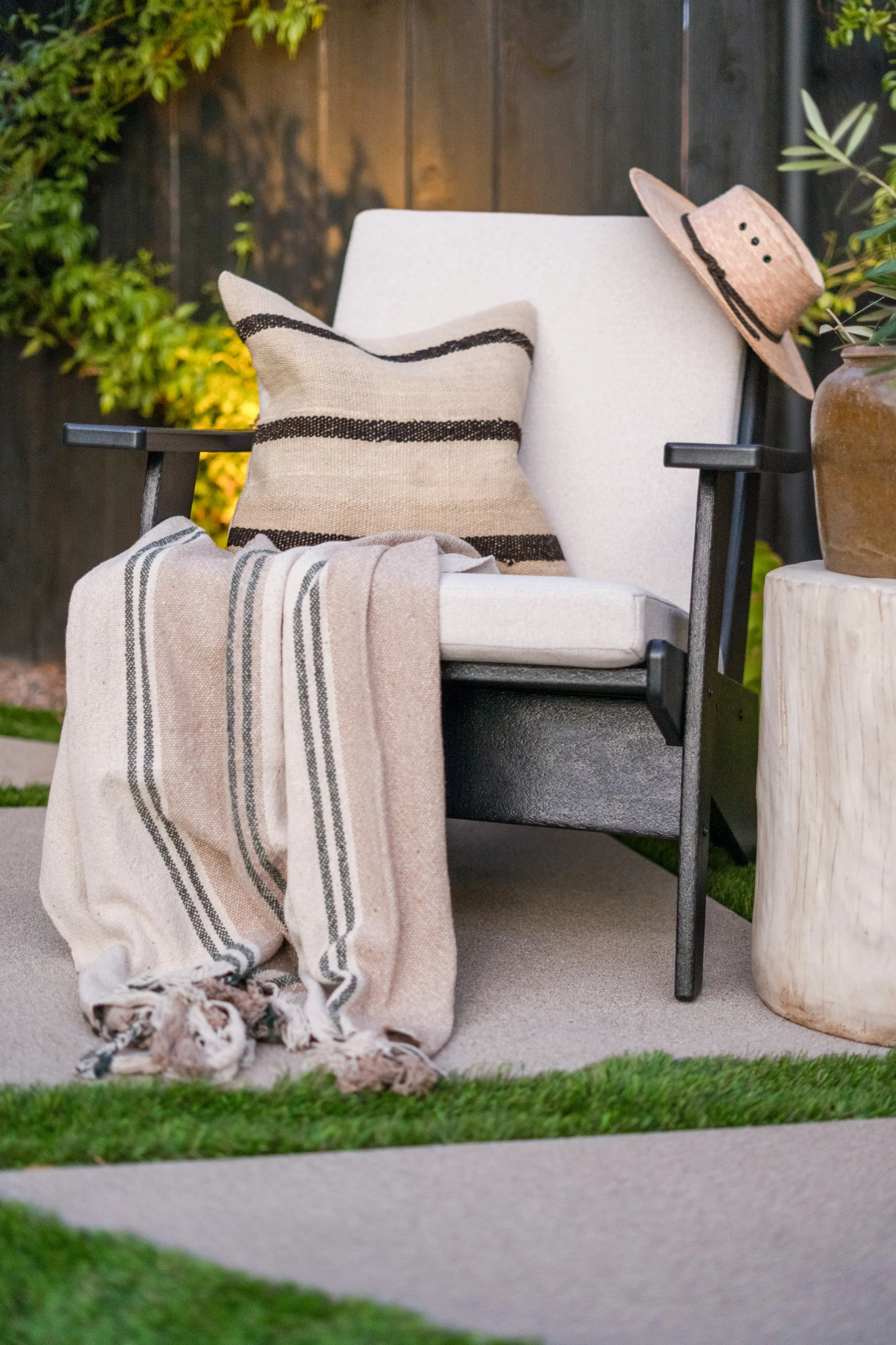 Riviera Modern Lounge Chair - Image 4