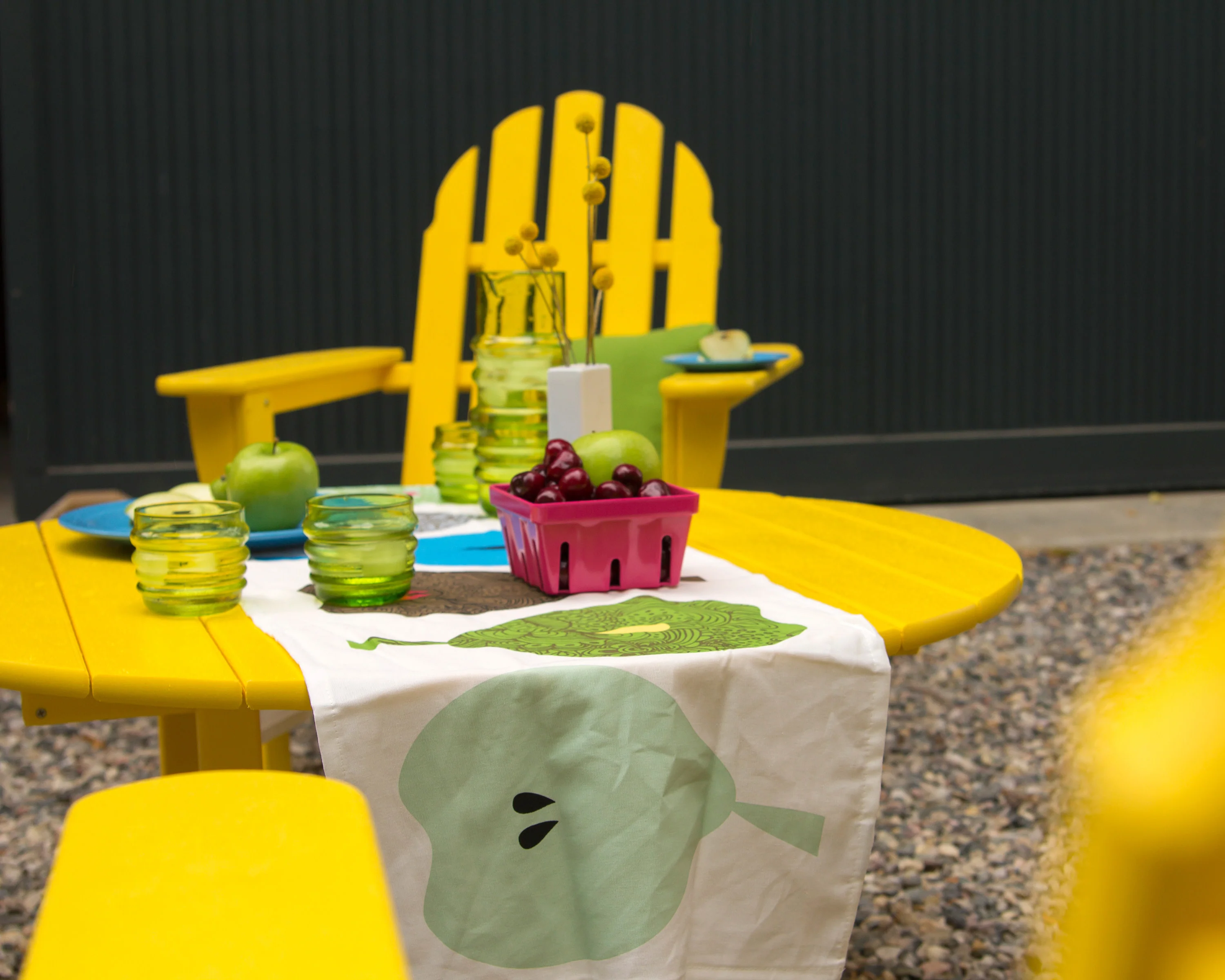 Round 37" Conversation Table - Image 7